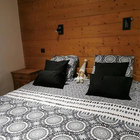 Chalet Jacuzzi, Sauna Proche Courchevel 8/10 Pers