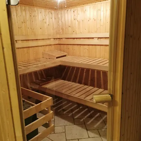 Chalet Jacuzzi, Sauna Proche Courchevel 8/10 Pers Bozel